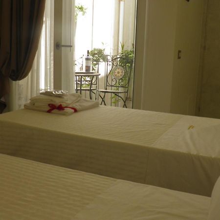La Dimora Di Re Idomeneo Bed & Breakfast เลชเช ภายนอก รูปภาพ