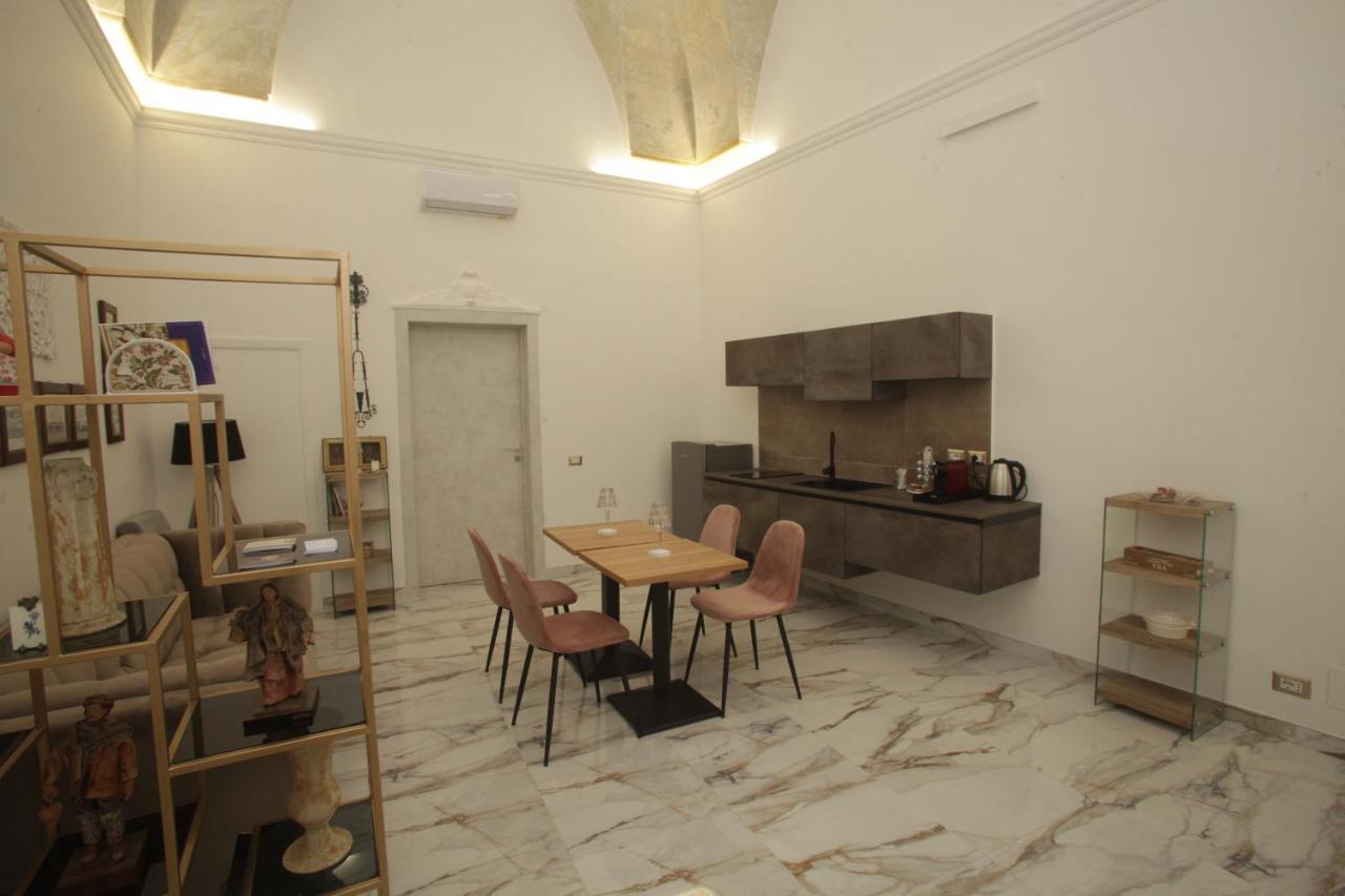 La Dimora Di Re Idomeneo Bed & Breakfast เลชเช ภายนอก รูปภาพ