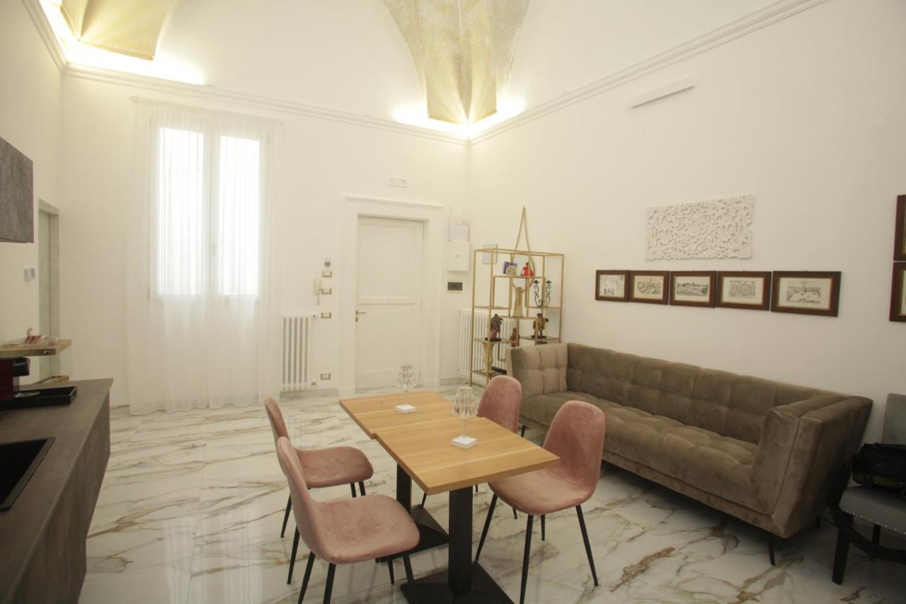 La Dimora Di Re Idomeneo Bed & Breakfast เลชเช ภายนอก รูปภาพ
