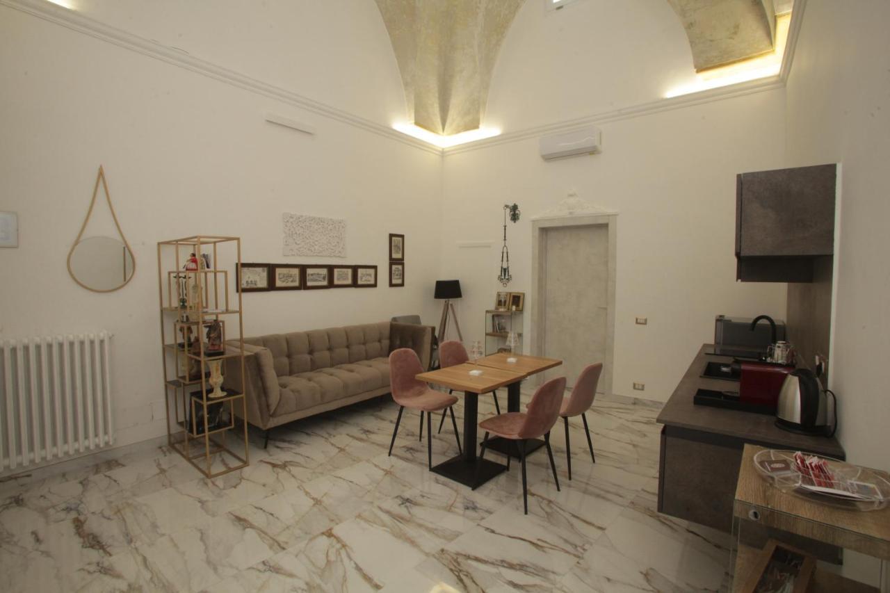 La Dimora Di Re Idomeneo Bed & Breakfast เลชเช ภายนอก รูปภาพ