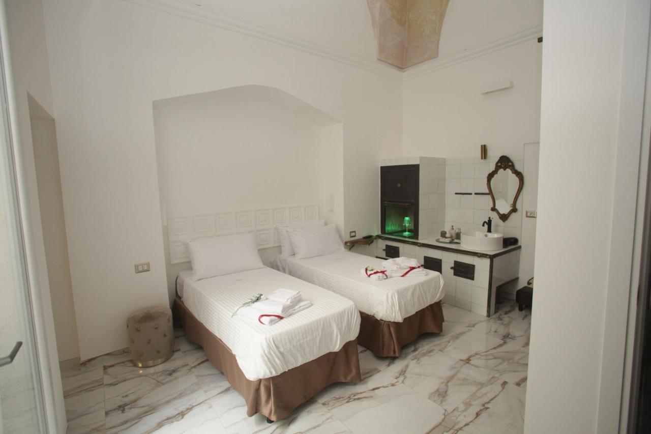 La Dimora Di Re Idomeneo Bed & Breakfast เลชเช ภายนอก รูปภาพ