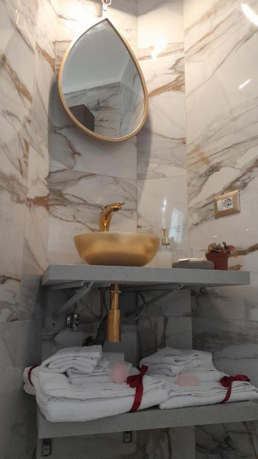 La Dimora Di Re Idomeneo Bed & Breakfast เลชเช ภายนอก รูปภาพ