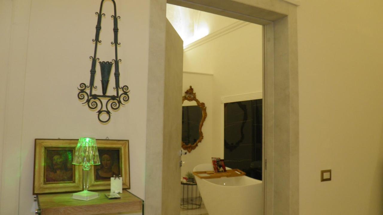 La Dimora Di Re Idomeneo Bed & Breakfast เลชเช ภายนอก รูปภาพ