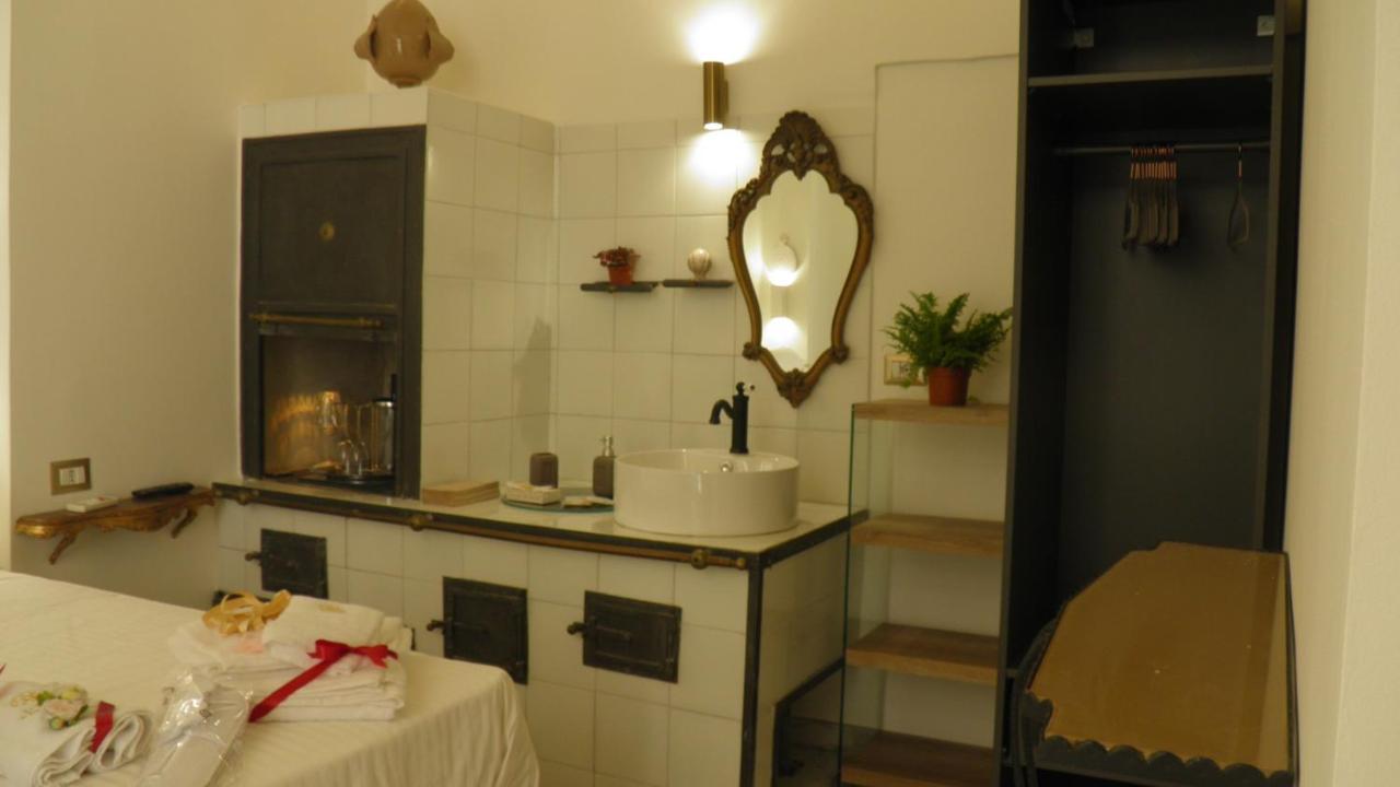 La Dimora Di Re Idomeneo Bed & Breakfast เลชเช ภายนอก รูปภาพ