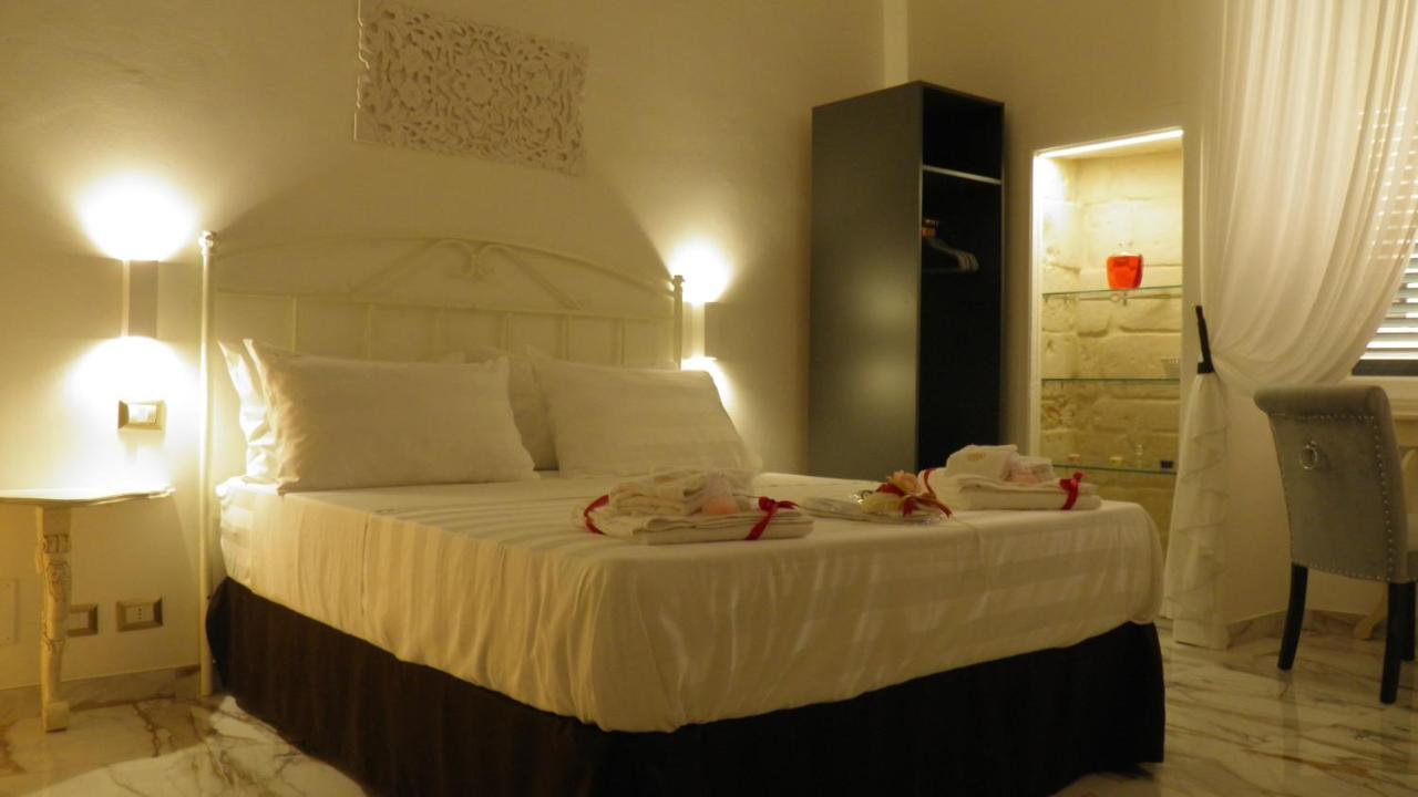 La Dimora Di Re Idomeneo Bed & Breakfast เลชเช ภายนอก รูปภาพ