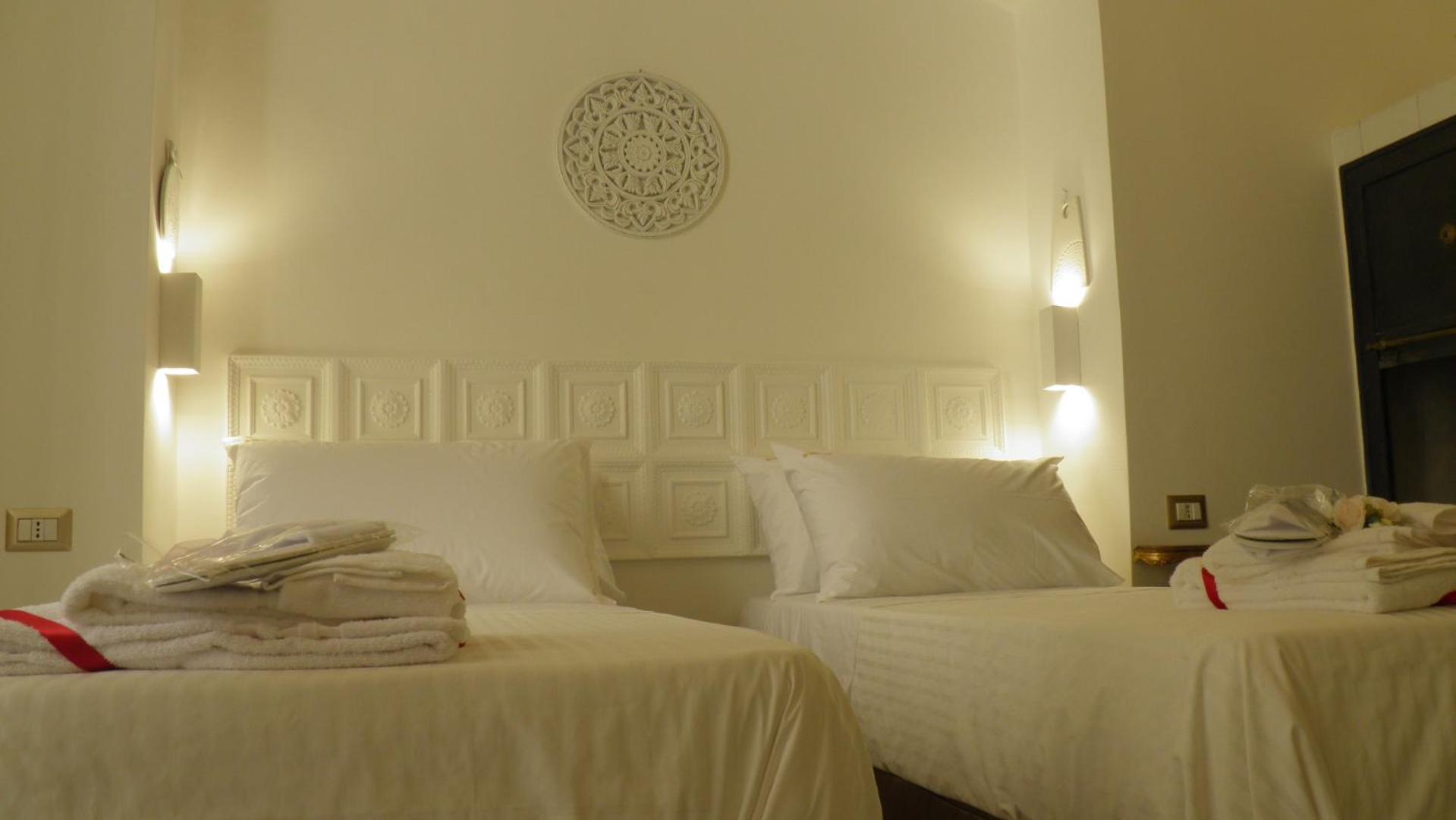 La Dimora Di Re Idomeneo Bed & Breakfast เลชเช ภายนอก รูปภาพ