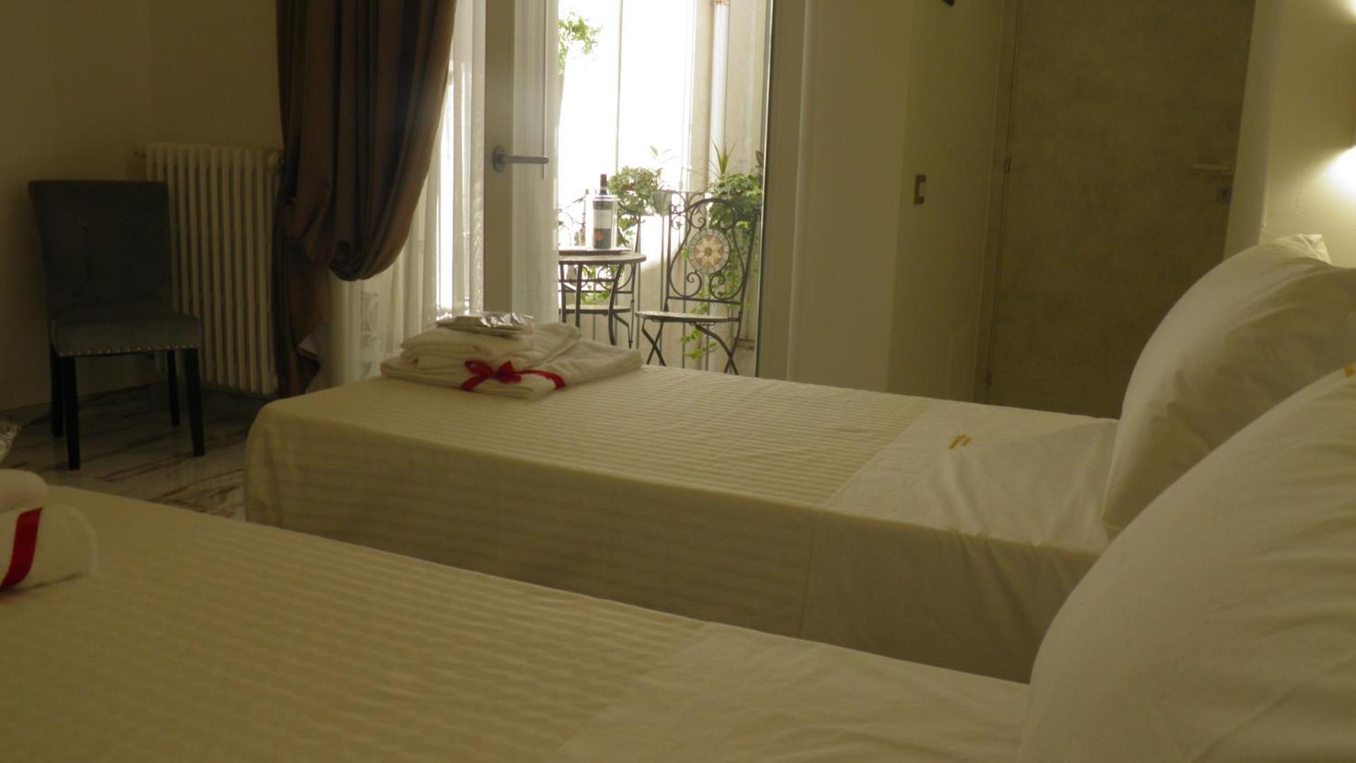 La Dimora Di Re Idomeneo Bed & Breakfast เลชเช ภายนอก รูปภาพ