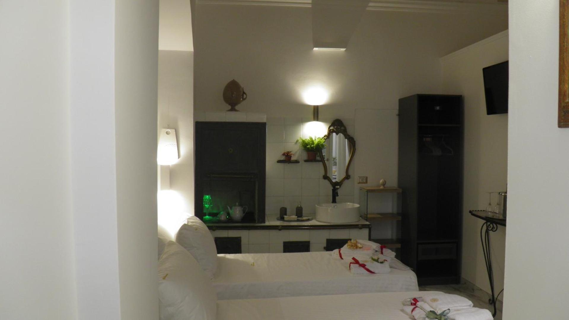 La Dimora Di Re Idomeneo Bed & Breakfast เลชเช ภายนอก รูปภาพ