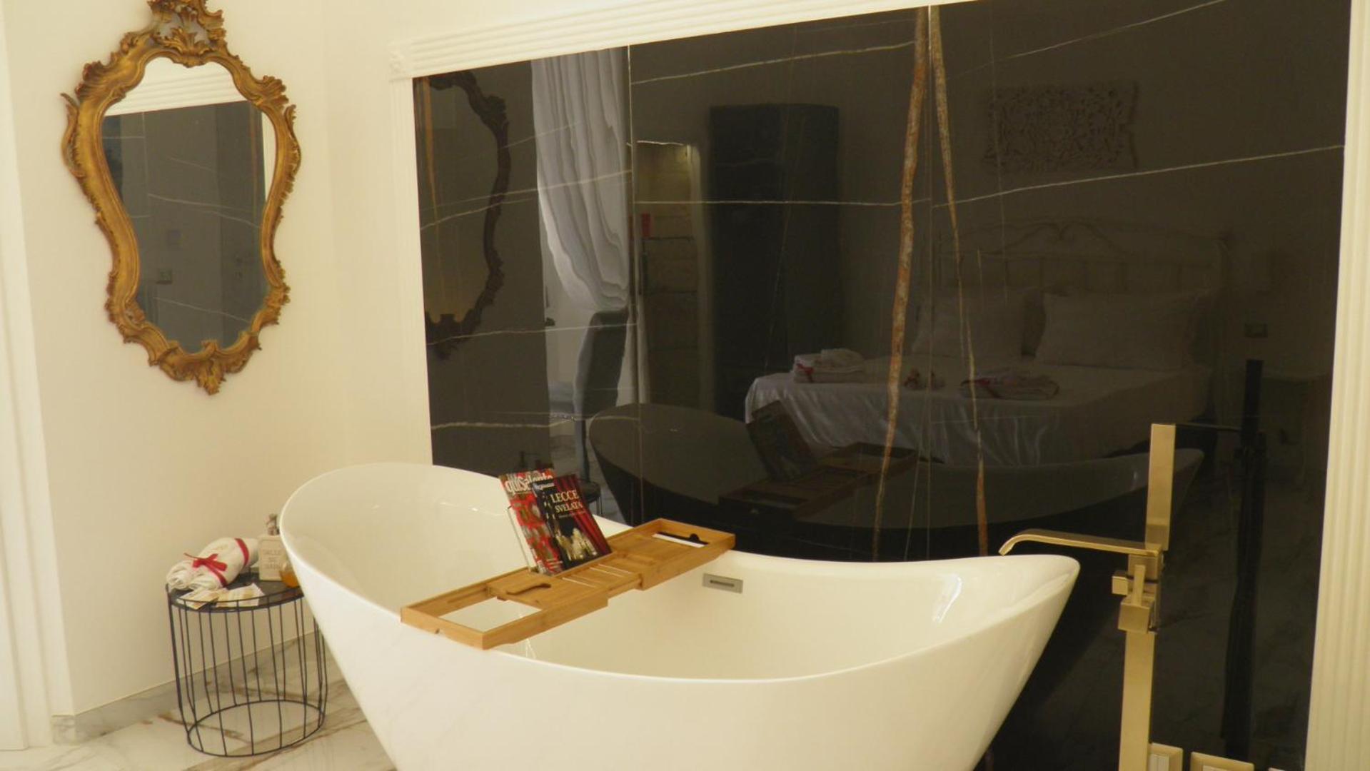 La Dimora Di Re Idomeneo Bed & Breakfast เลชเช ภายนอก รูปภาพ